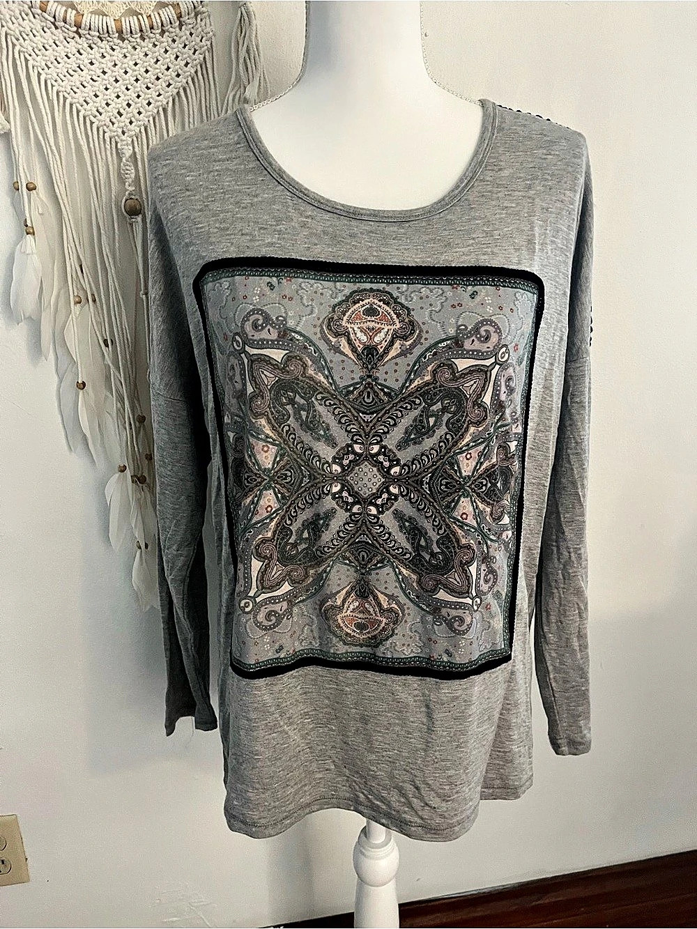 Democracy Boho Paisley Lace Sleeve Top in Gray & Black Size Medium